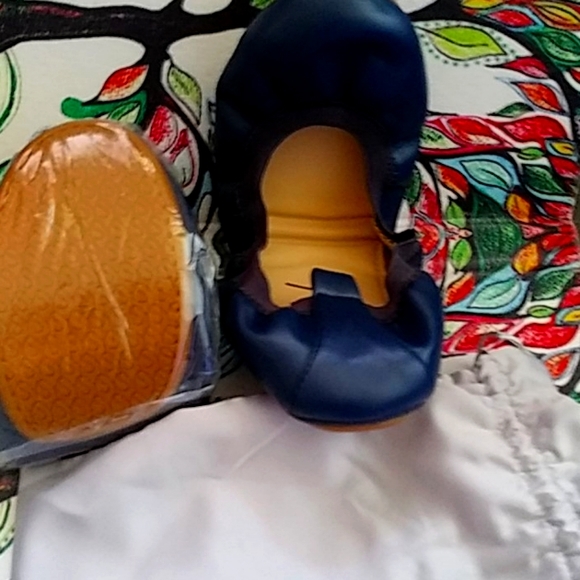 Flats. - Picture 1 of 4